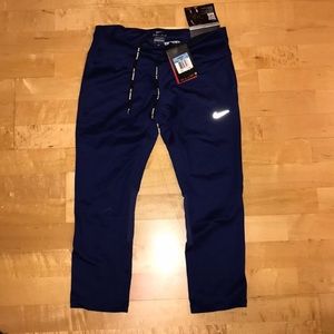 Nike Epic Run Cropped Legging NWT Navy Blue